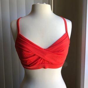 Athleta Twister Bikini Top NWOT 34 D/DD
